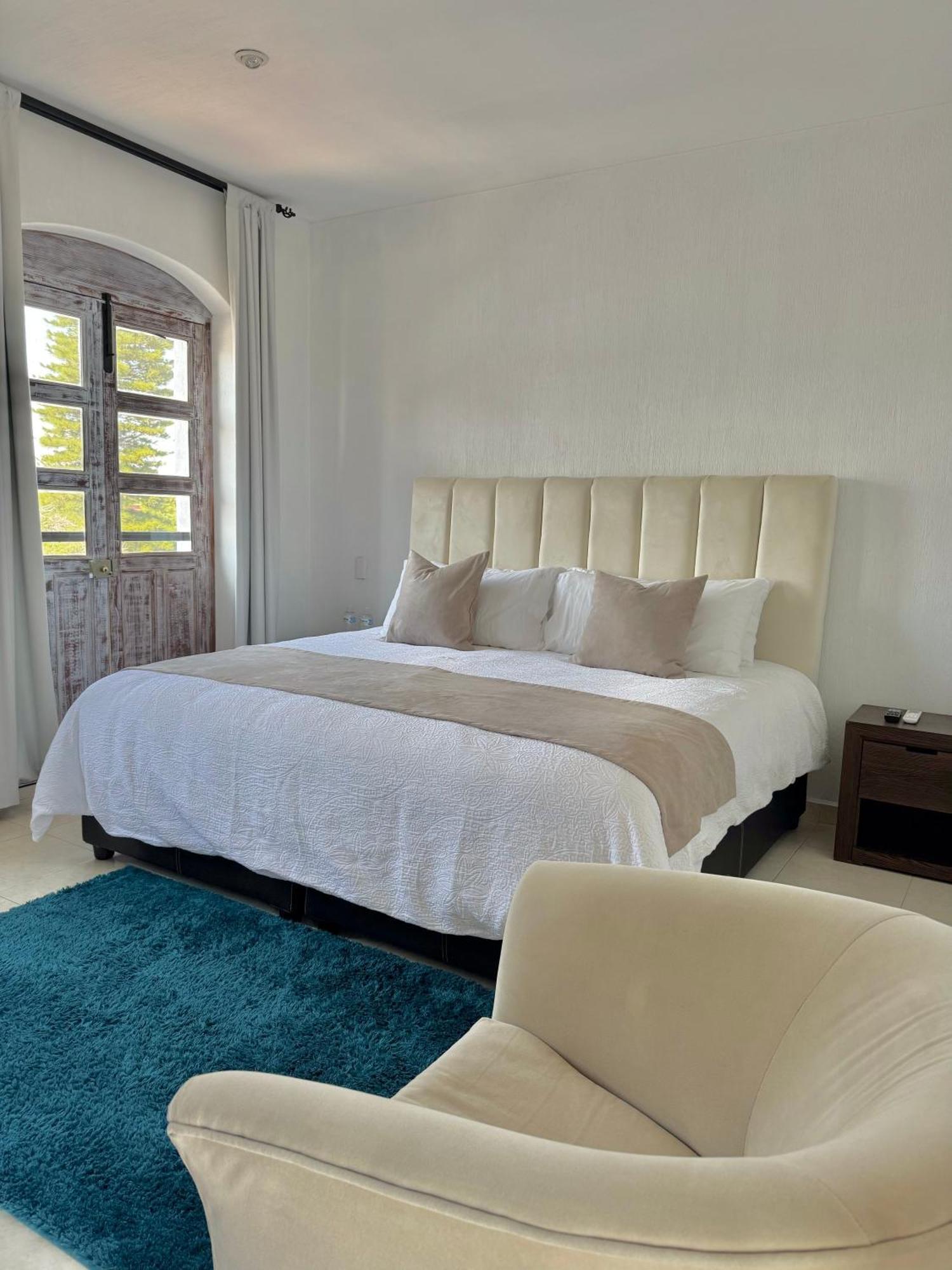Suite Los Angeles Tecozautla Exterior photo